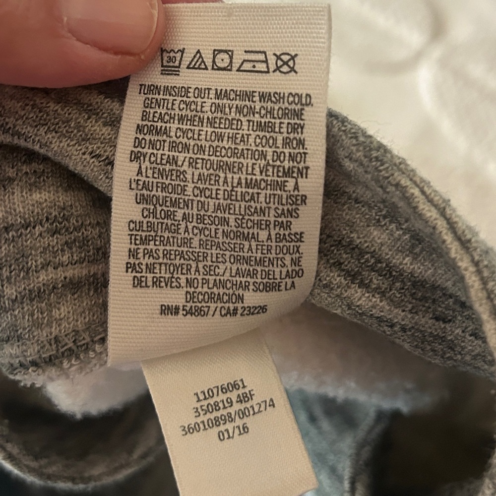 PINK Victoria's Secret size M  Gray and White quarter zip pullover LOVE PINK. - Picture 10 of 10
